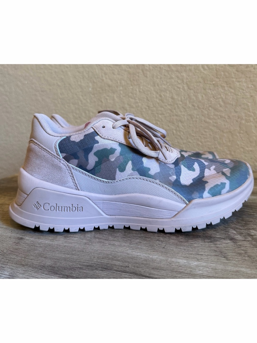 Columbia Wildone Heritage sneakers in a mauve vapor camouflage
